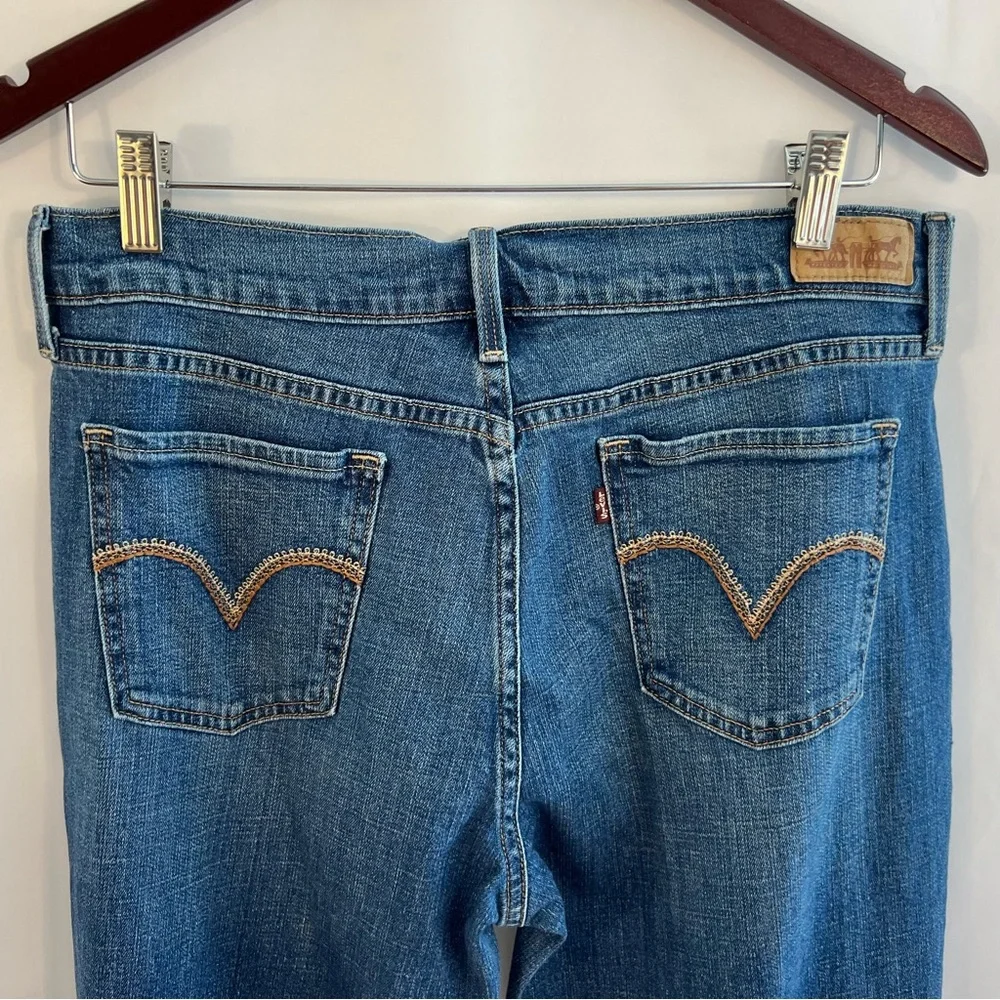Levis 515 Bootcut Jeans Medium Wash Blue Flared Mid Rise Womens 32 Embroidered - Picture 5 of 7